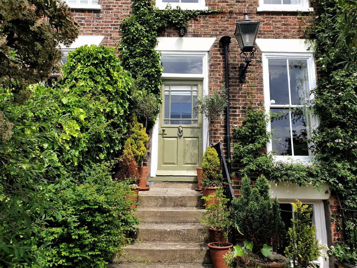 Bed and Breakfast Saint Hilda'S House Whitby Esterno foto